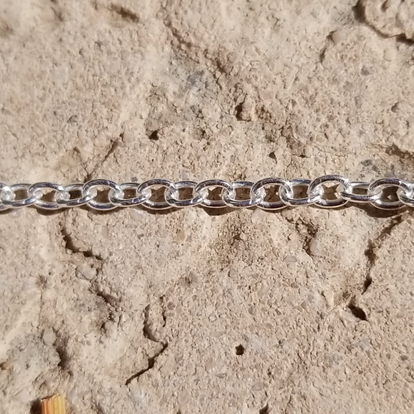 Sterling Silver Initial Q necklace - Picture 5 of 5